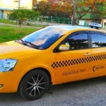 Taxi de La Habana a Varadero: taxi amarillo moderno en Cuba
